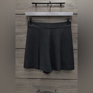 SPANX Classic Black pleated short - never worn